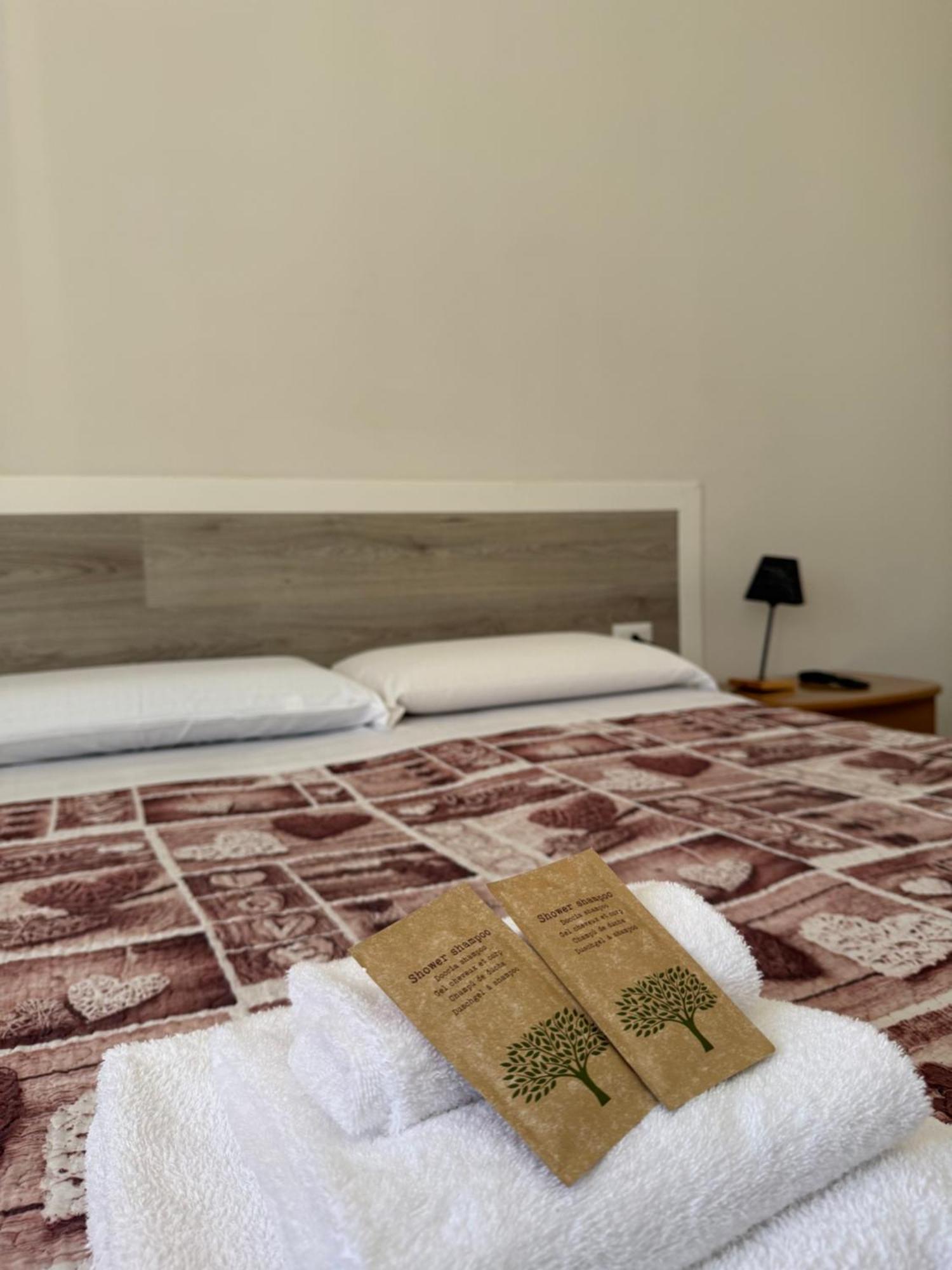 Easyrooms One Parma Eksteriør billede