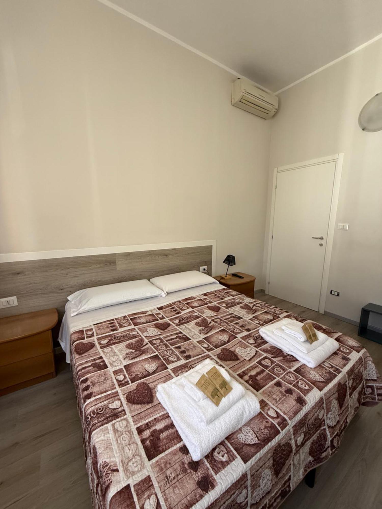 Easyrooms One Parma Eksteriør billede