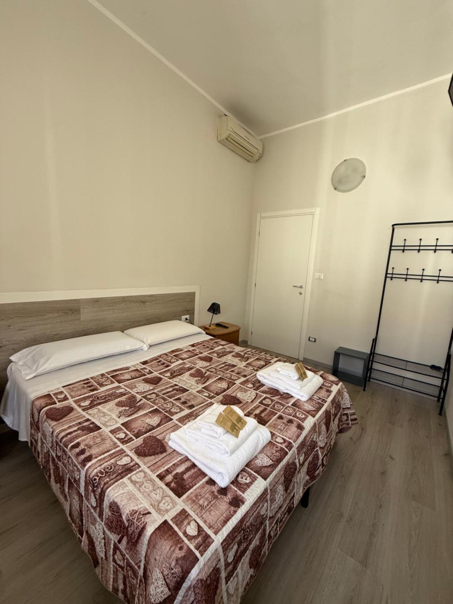 Easyrooms One Parma Eksteriør billede
